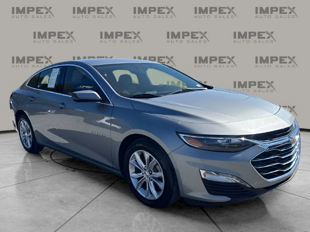 Used 2025 Gray Chevrolet LT image 7