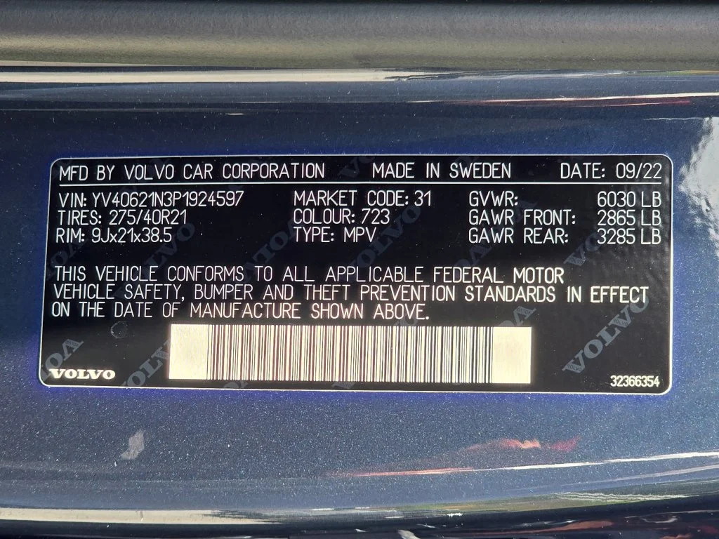 Certified Used 2023 Blue Volvo B6 Plus 6-Seater image 55