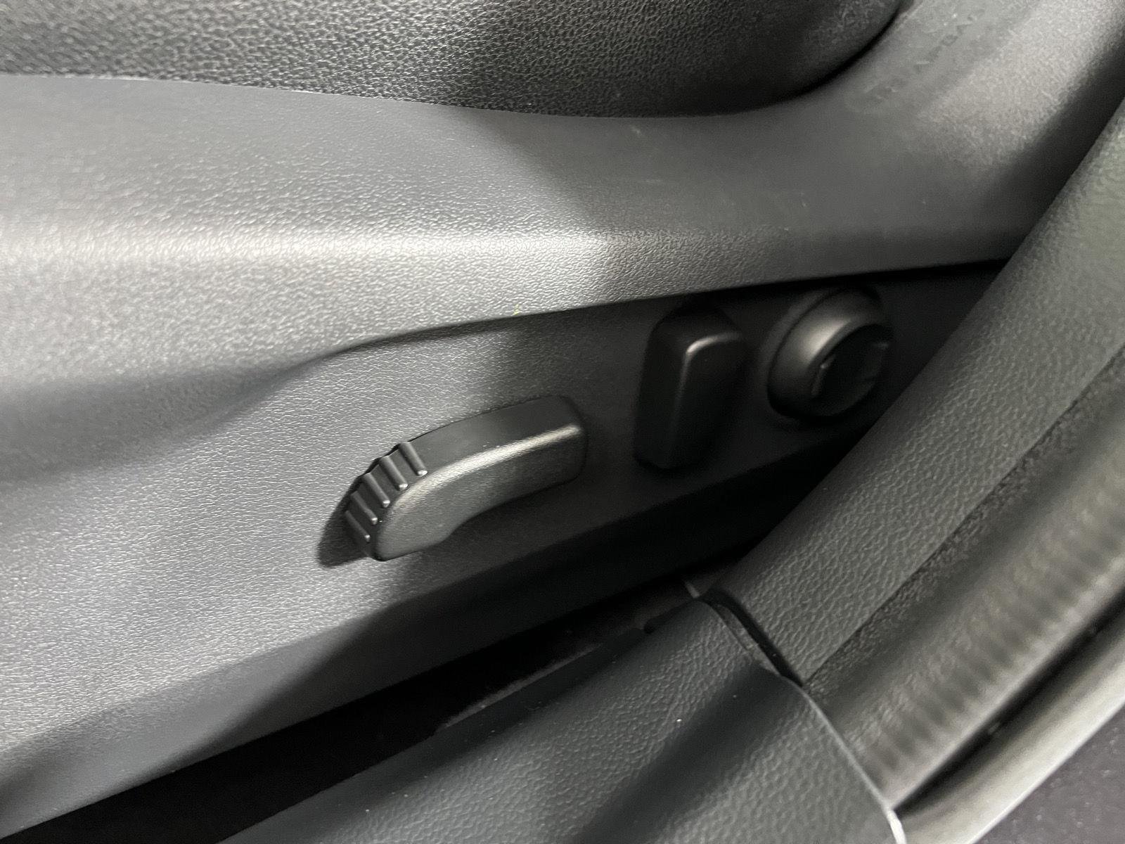 Used 2025 Magnetite Gray Metallic Subaru Onyx Edition image 31