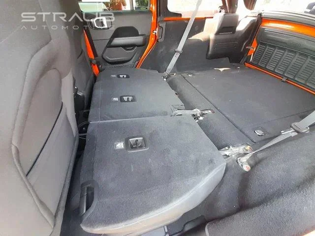 Used 2018 Punkn Metallic Clearcoat Jeep Sahara image 44