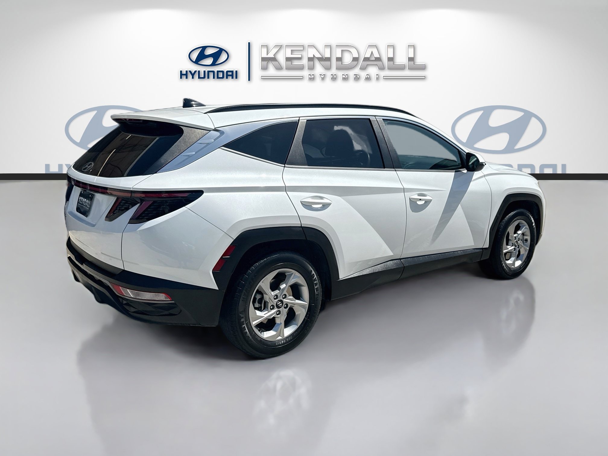 Used 2022 Quartz White Hyundai SEL image 6