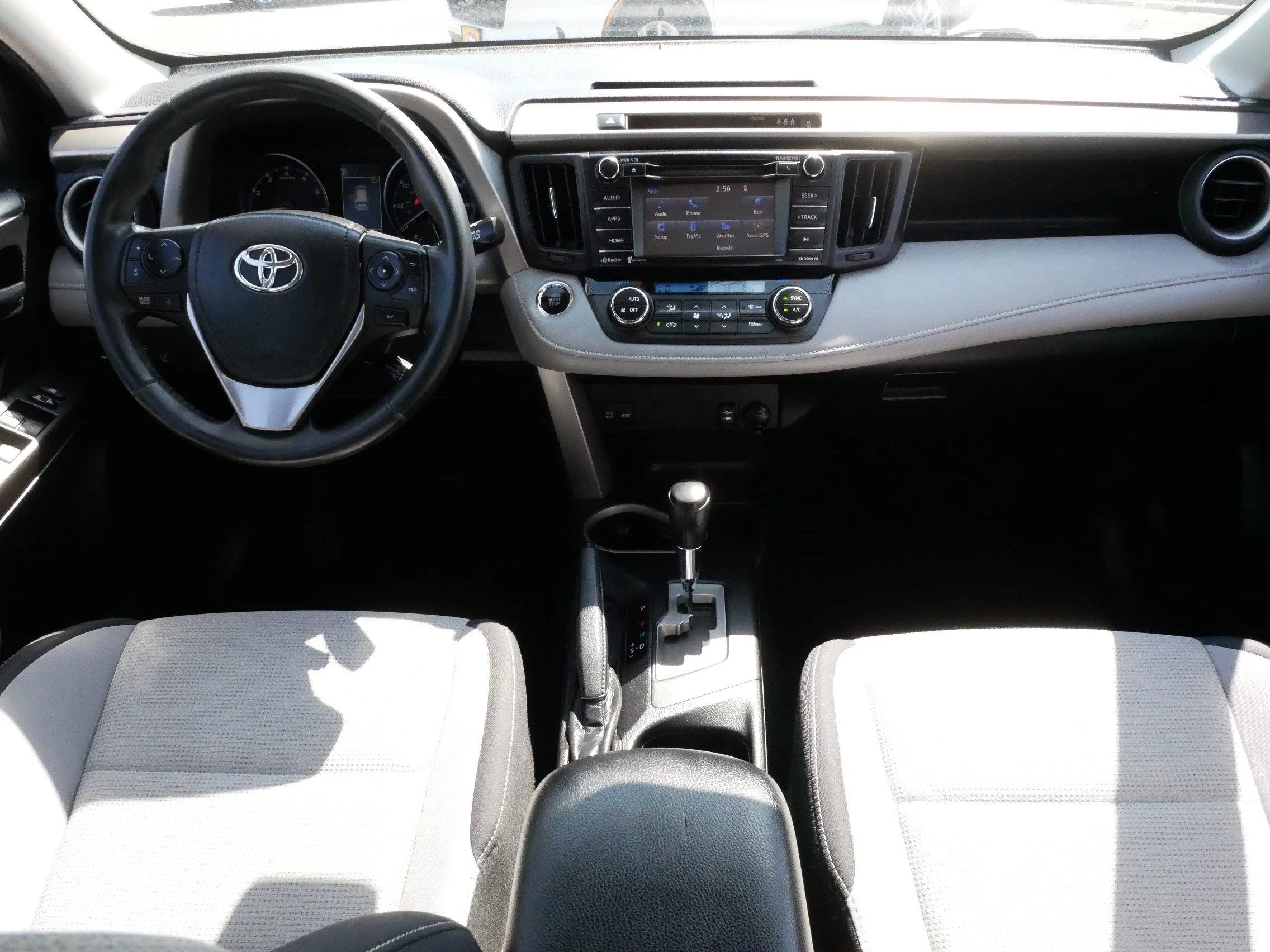 Used 2018 Ruby Flare Pearl Toyota XLE image 10