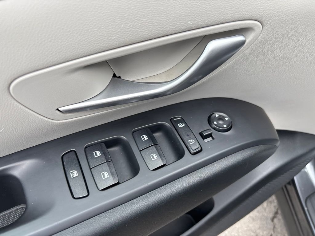 Used 2024 Gray Hyundai SE image 19