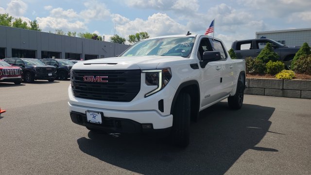 New 2026 Summit White GMC Elevation image 3