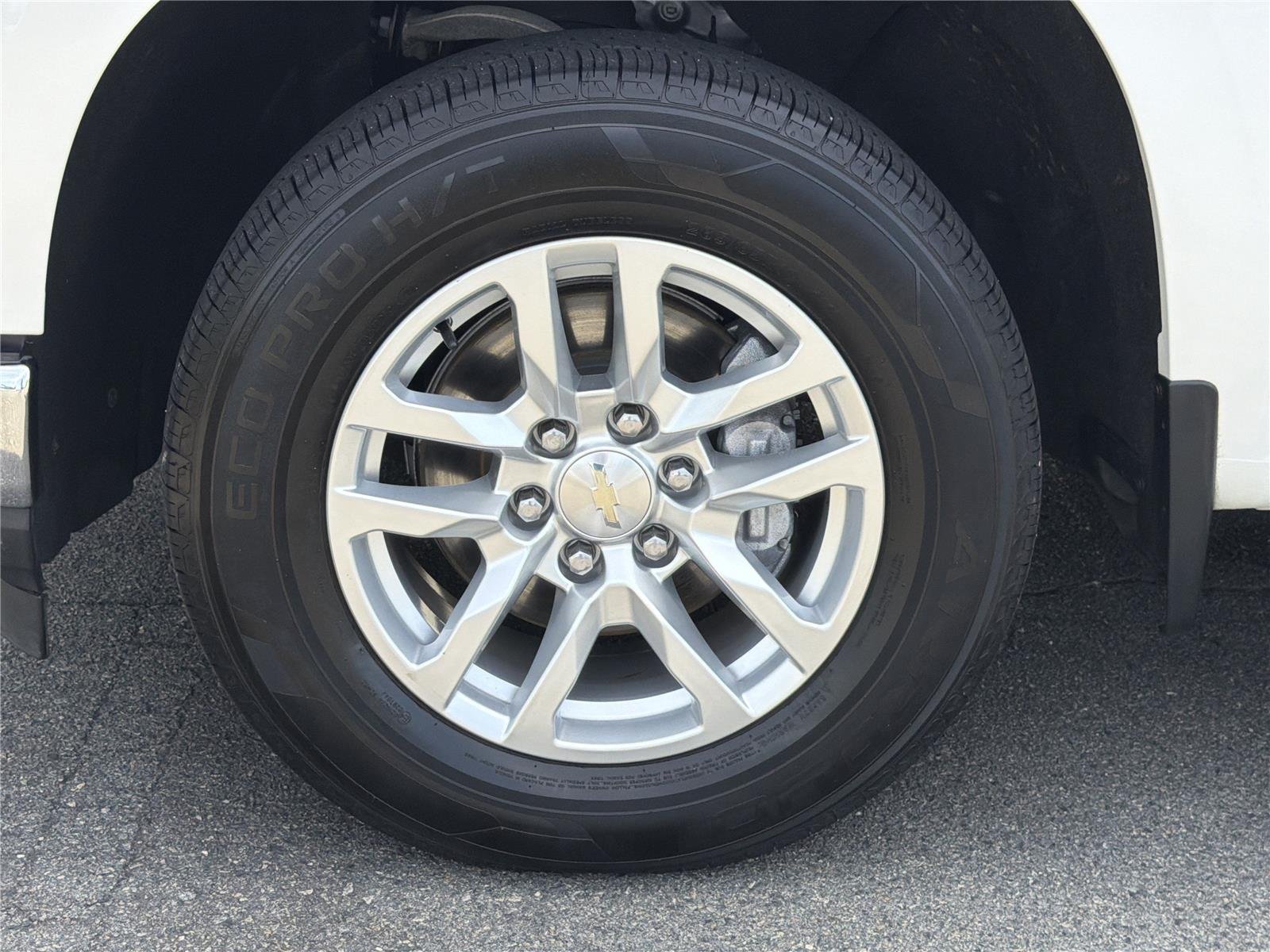 Used 2020 Iridescent Pearl Tricoat Chevrolet LT image 30