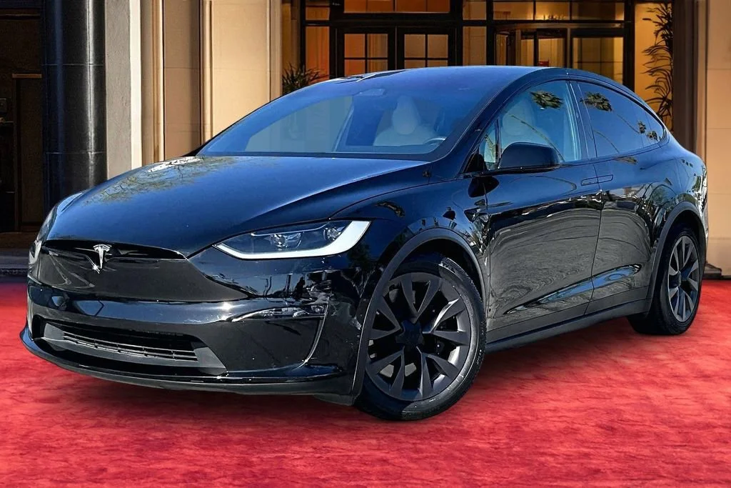 2024 Tesla Model X Long Range's photo