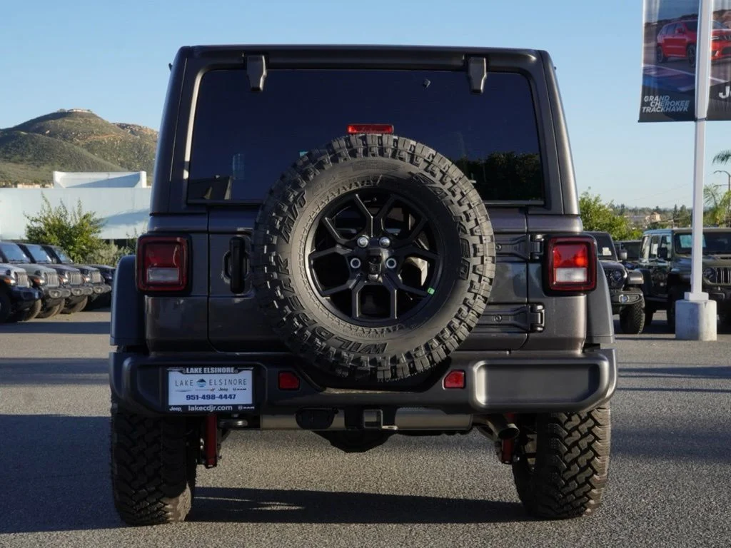 New 2026 Granite Crystal Metallic Clear-Coat Exterior Paint Jeep Willys image 4