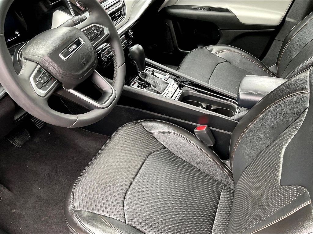 Used 2023 Silver Jeep Limited image 20