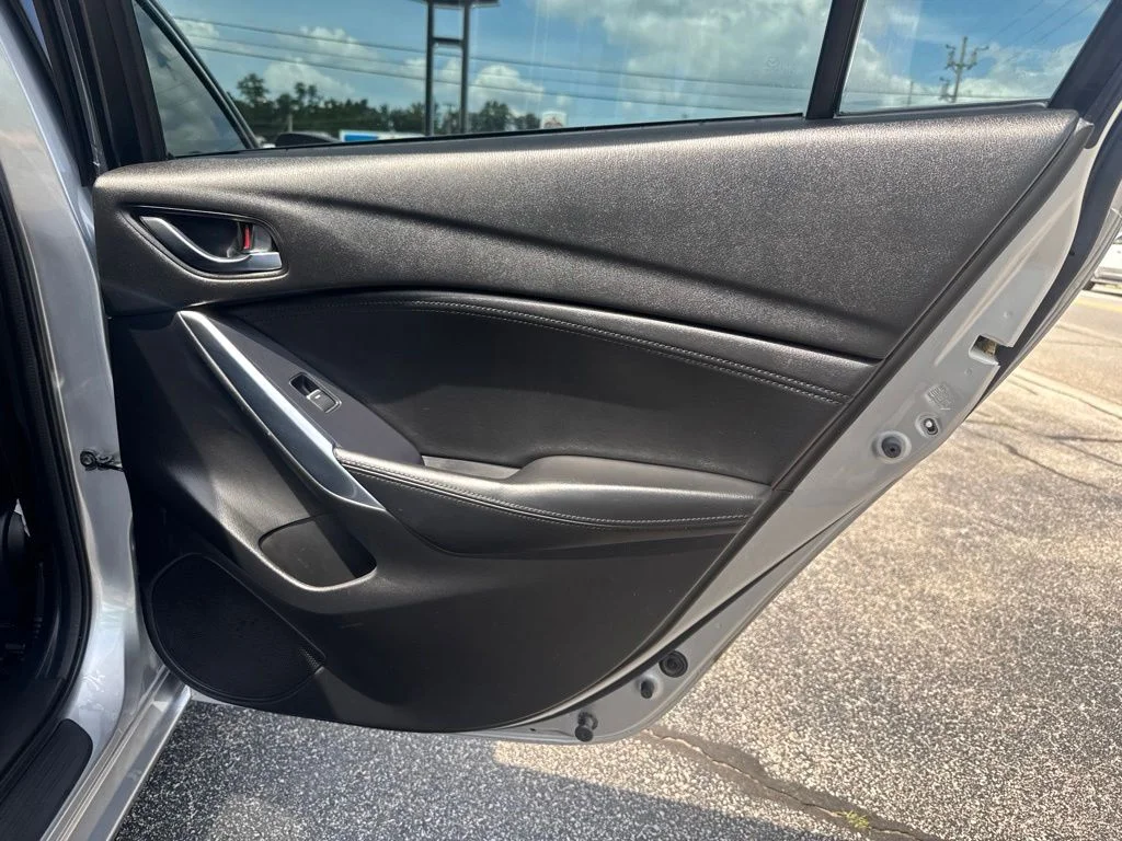 Used 2017 Silver Mazda Touring image 21