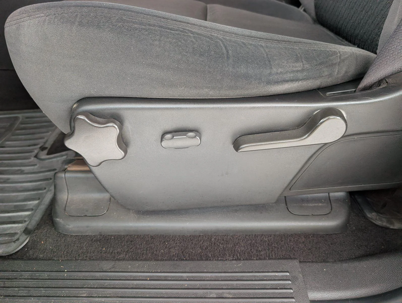 Used 2007 Summit White GMC SLE2 image 16