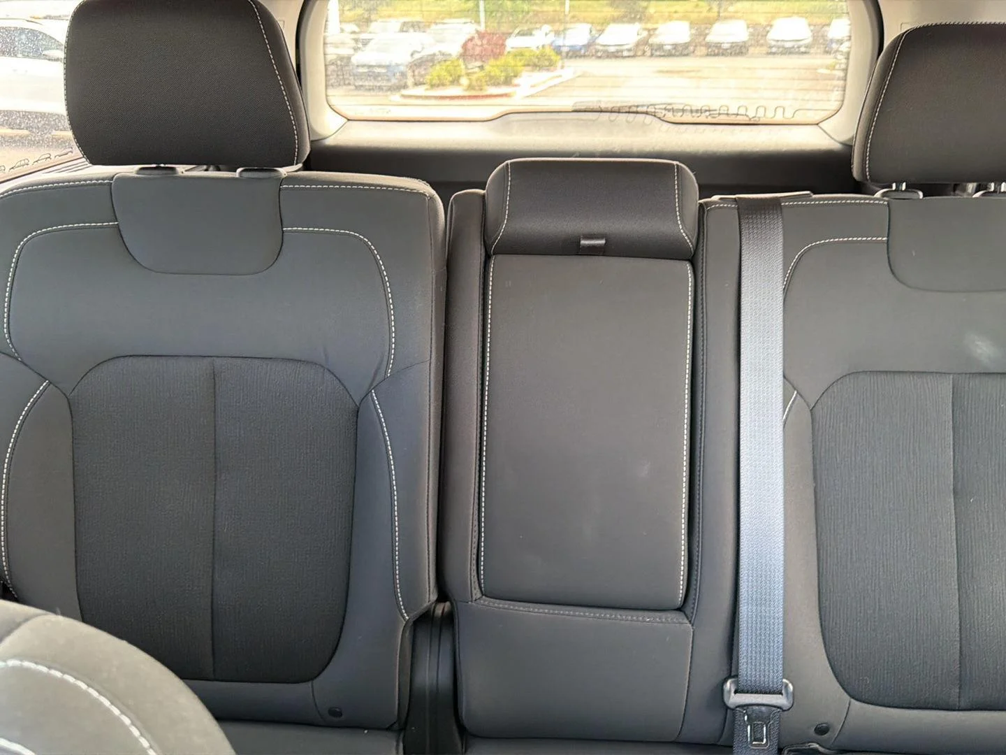 Used 2023 Diamond Black Crystal Pearlcoat Jeep Laredo image 17