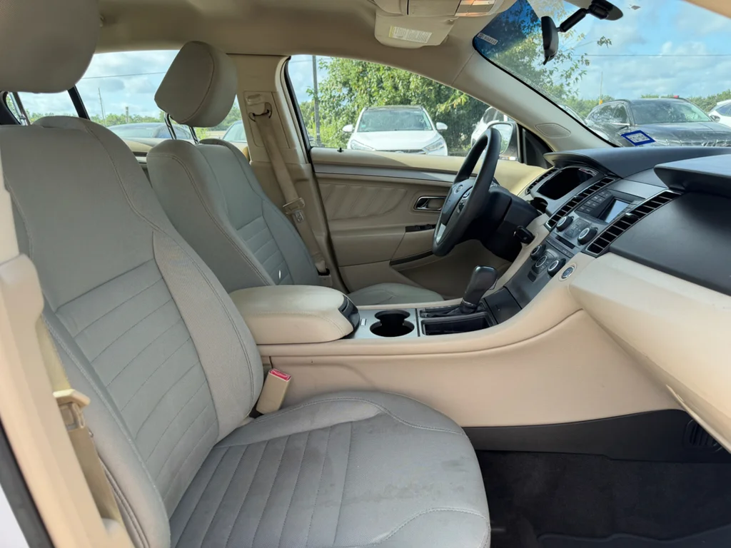 Used 2016 Oxford White Ford SE image 11