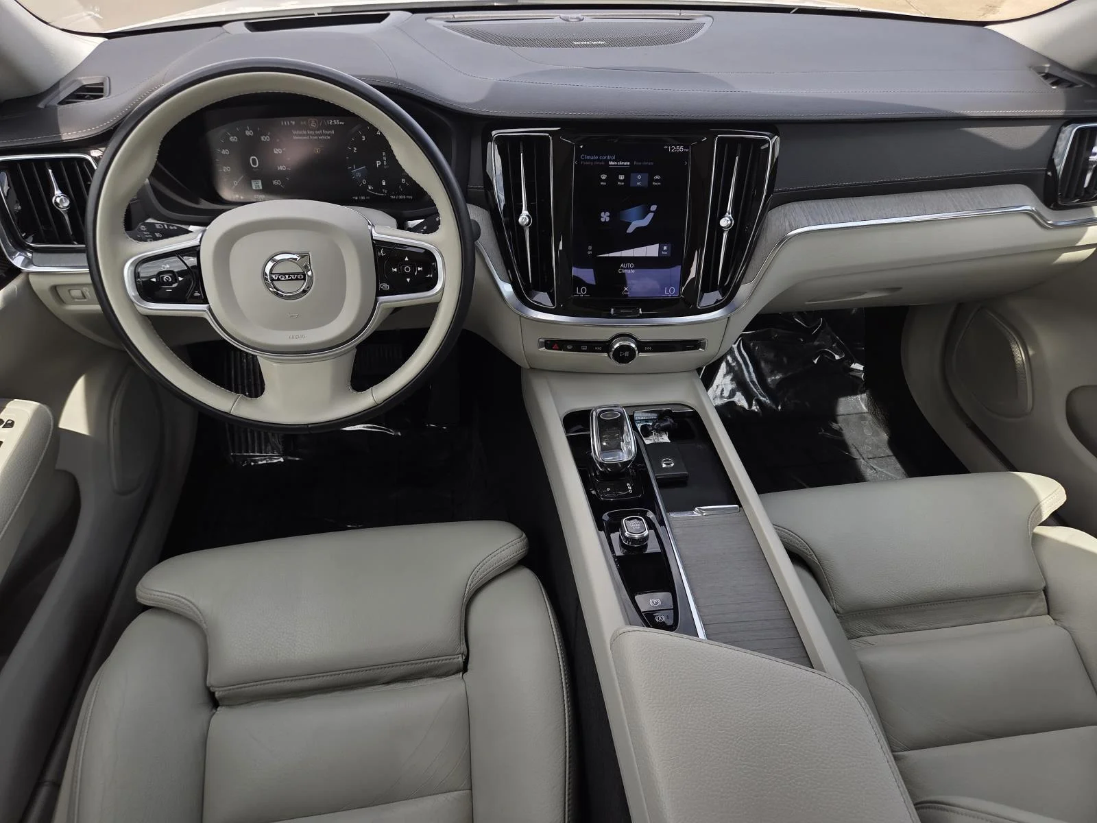 Certified Used 2022 Crystal White Metallic Volvo Inscription image 13