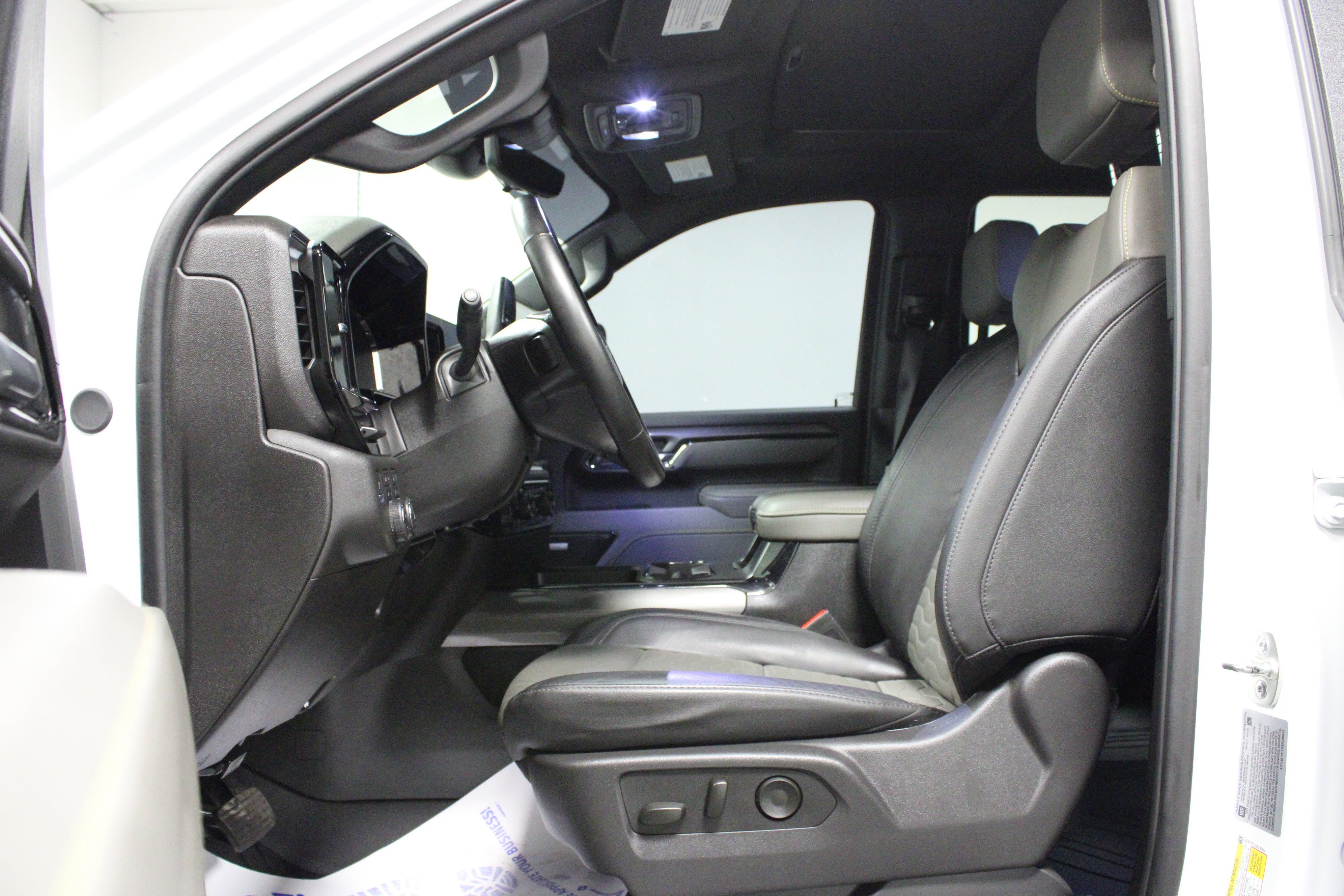 Used 2025 Summit White Chevrolet ZR2 image 12
