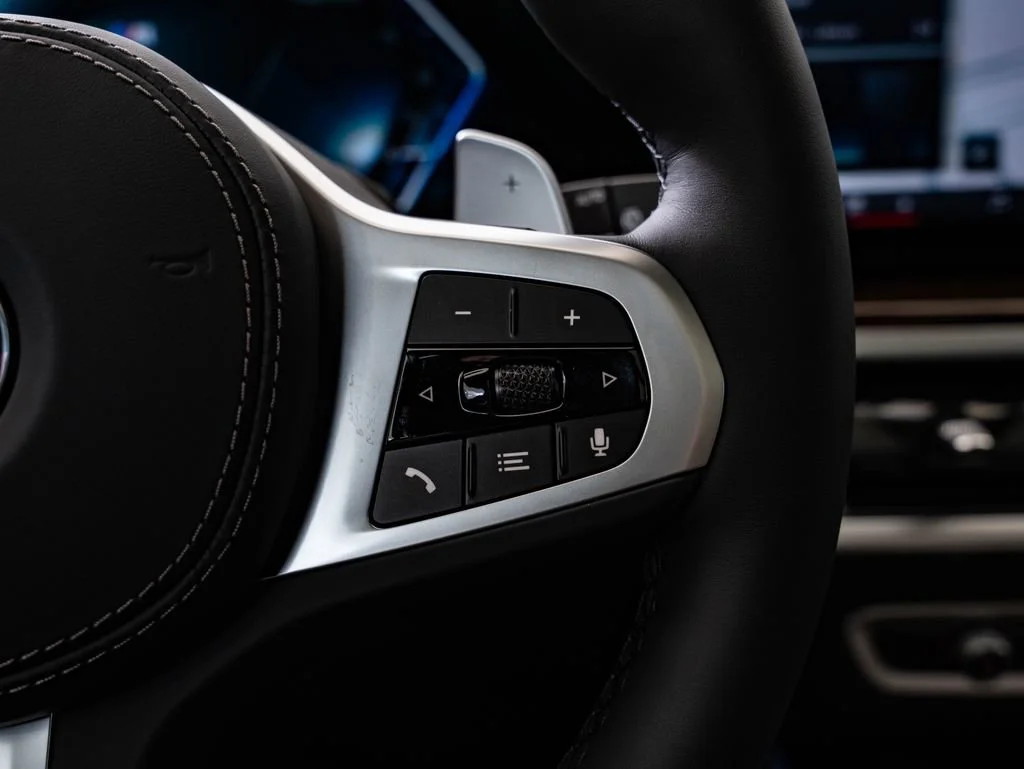 New 2026 Carbon Black Metallic BMW xDrive40i image 31