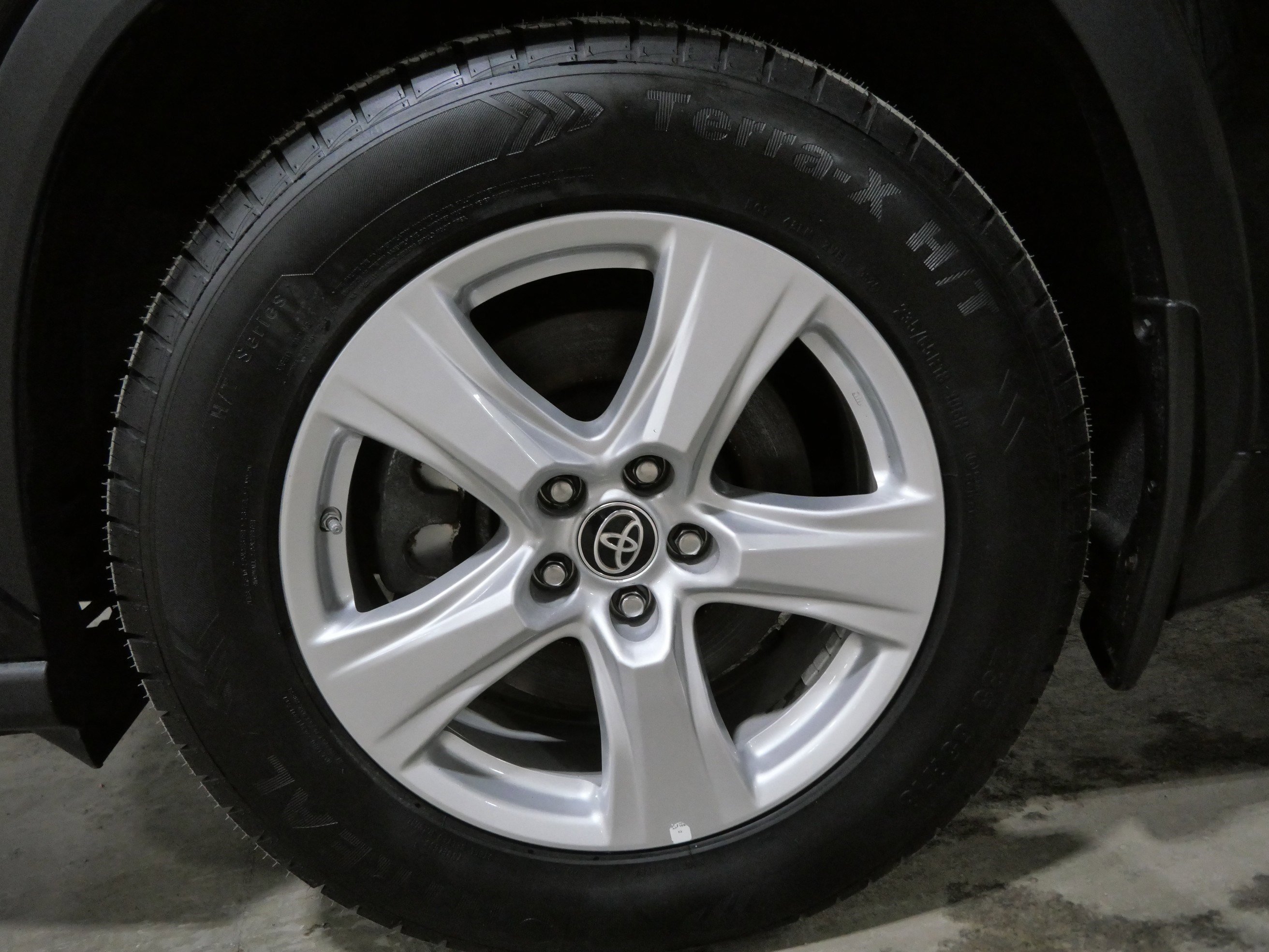 2023 Toyota Highlander LE - Photo 15