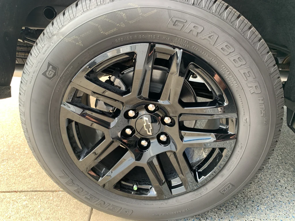 New 2026 Summit White Chevrolet RST image 29