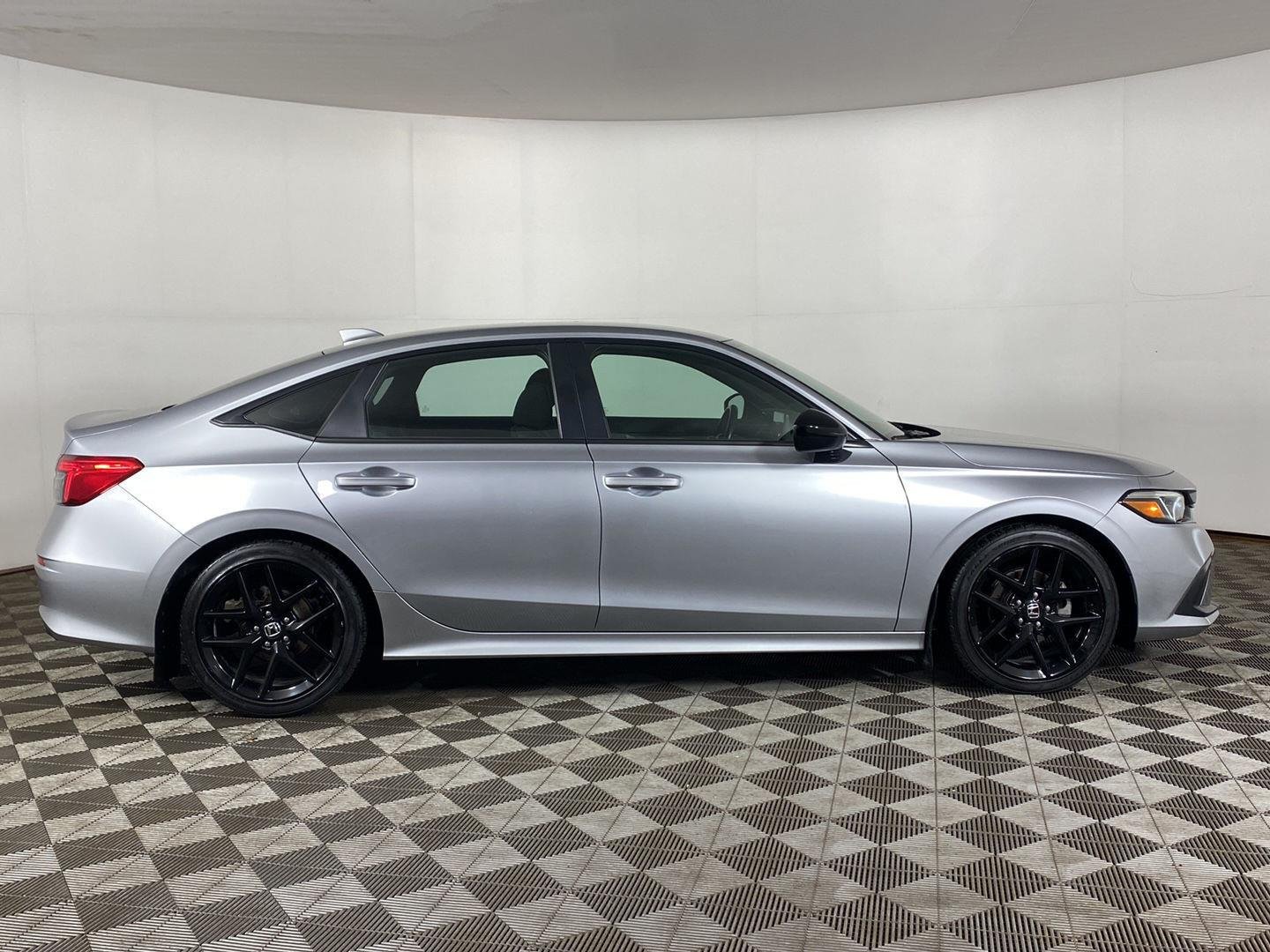 Used 2022 Lunar Silver Metallic Honda Sport image 22