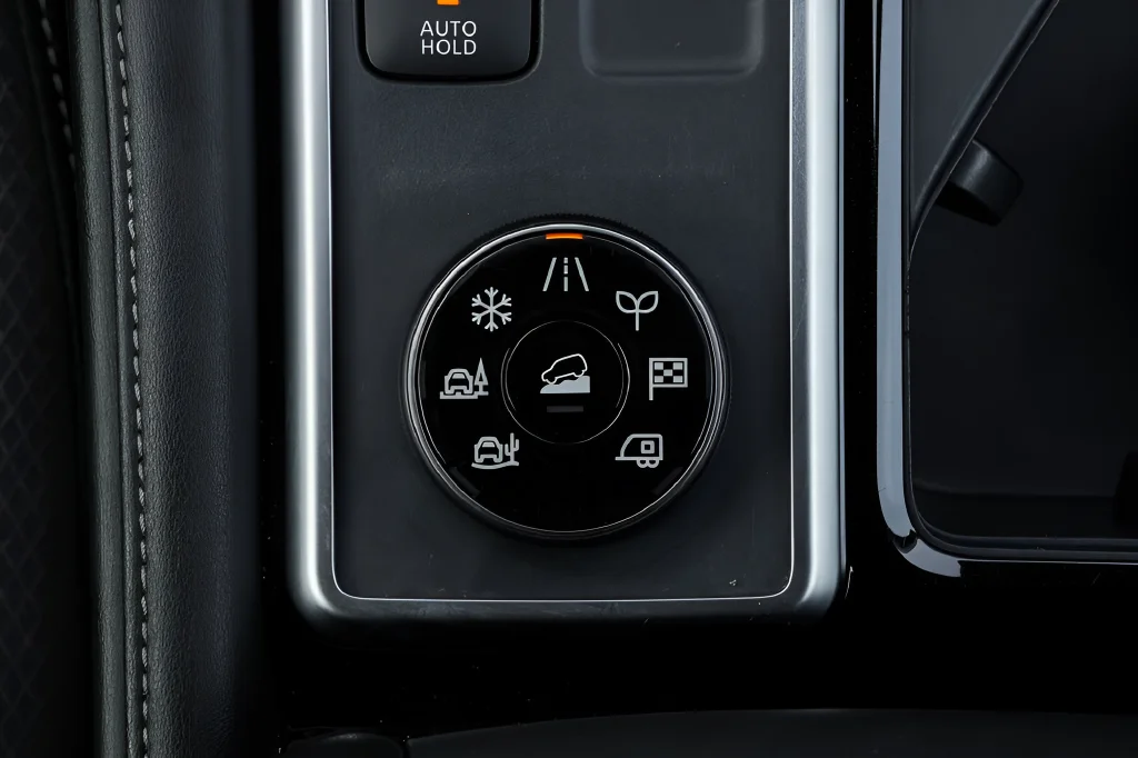 2024 Nissan Pathfinder SV - Photo 42