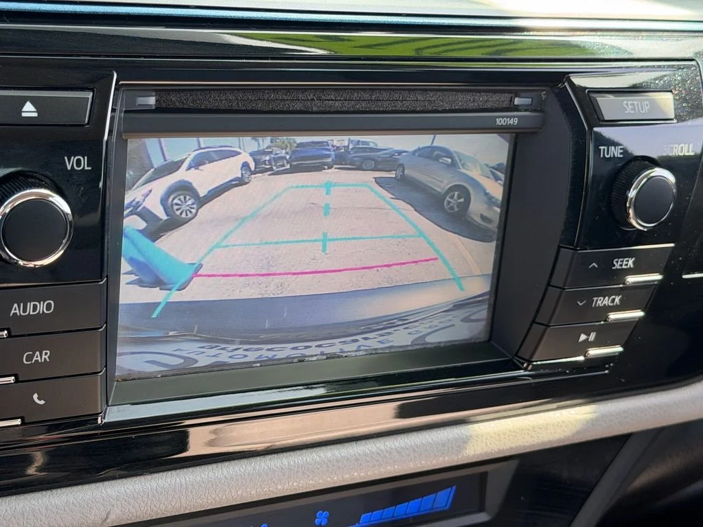 Used 2015 Gray Toyota LE image 23