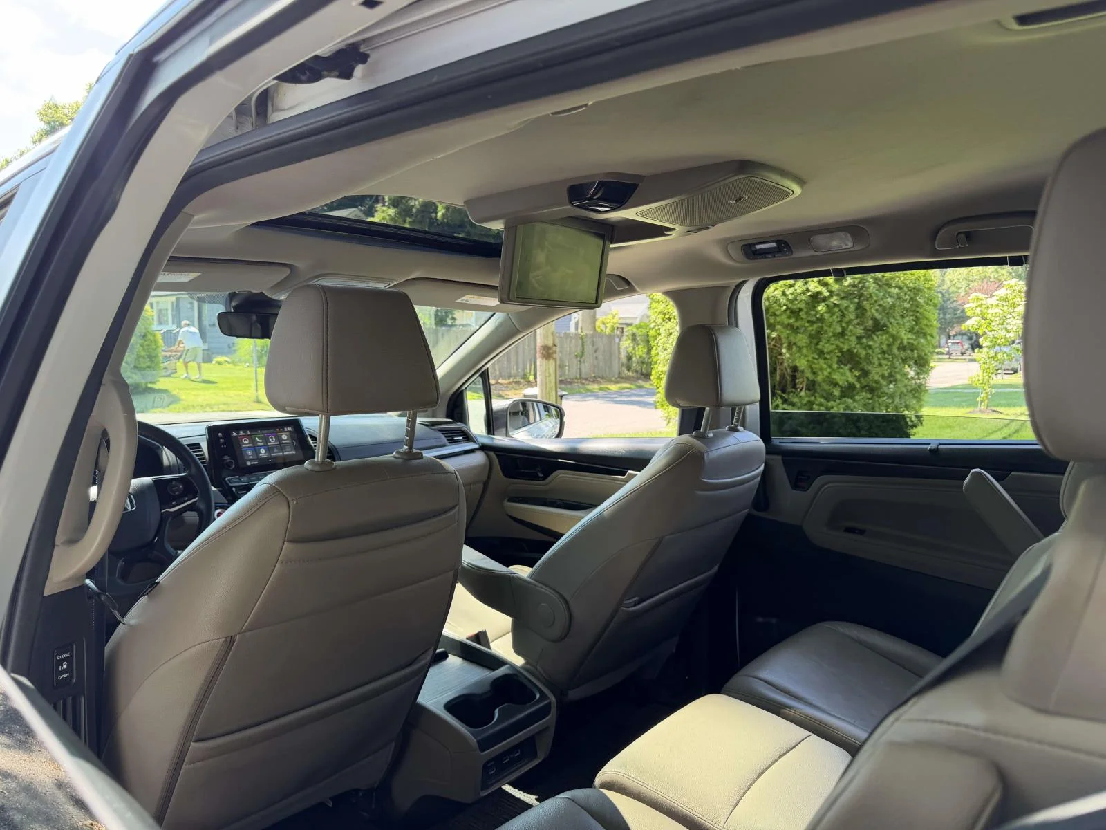 Used 2023 White Honda Touring image 19