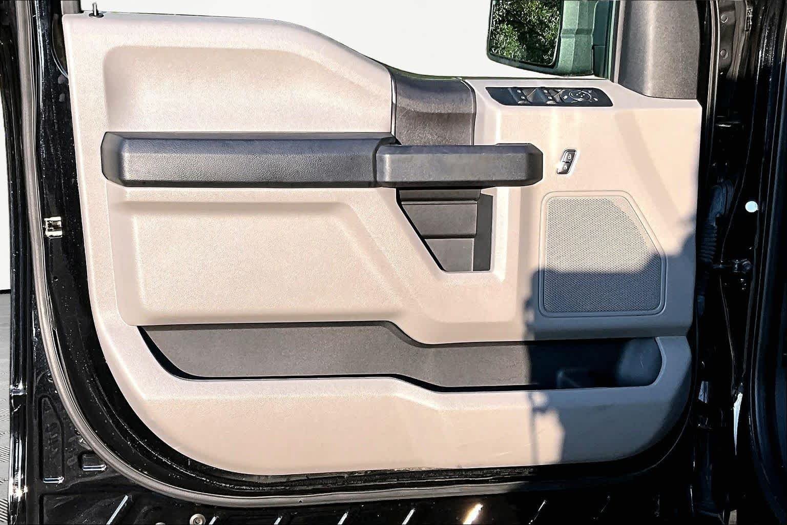 Used 2019 Agate Black Ford XL image 21