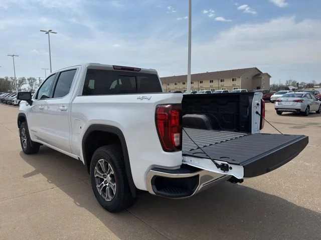New 2026 Summit White GMC SLE image 7
