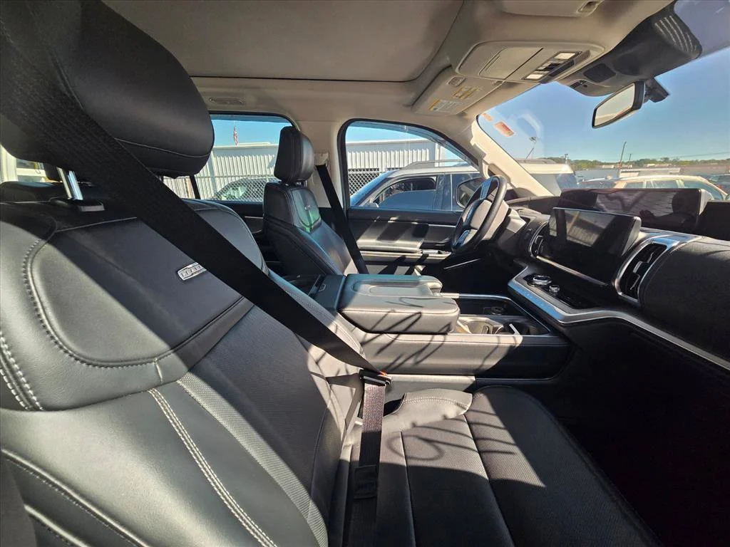 Used 2025 White Ford Platinum image 8