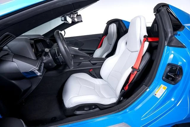 Used 2021 Rapid Blue Chevrolet Stingray image 16