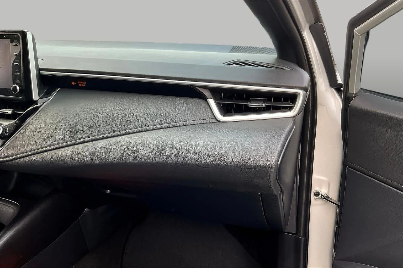 Used 2020 Classic Silver Metallic Toyota SE image 18