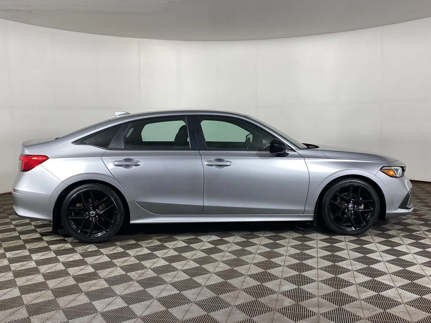 Used 2022 Lunar Silver Metallic Honda Sport image 22