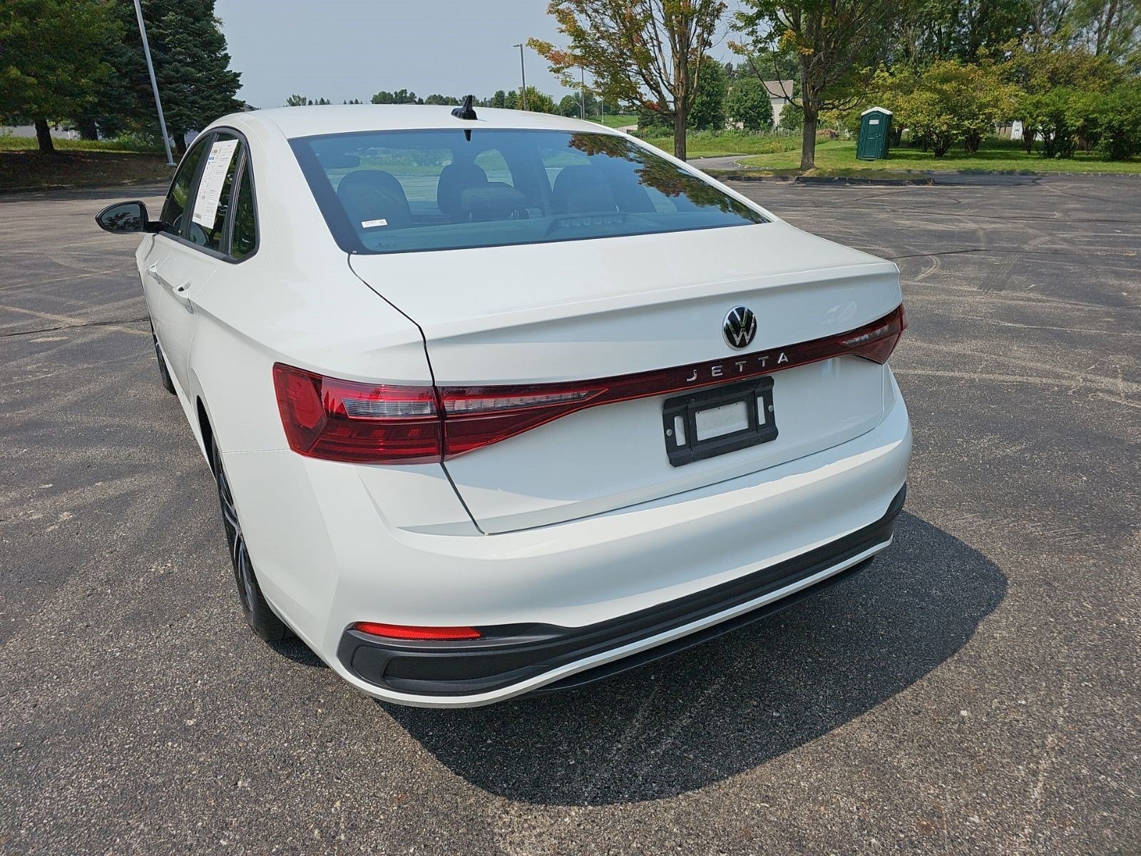 Used 2025 White Volkswagen Sport image 3