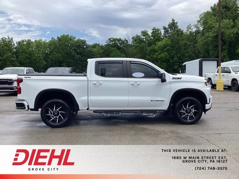 Used 2022 White Chevrolet RST image 8