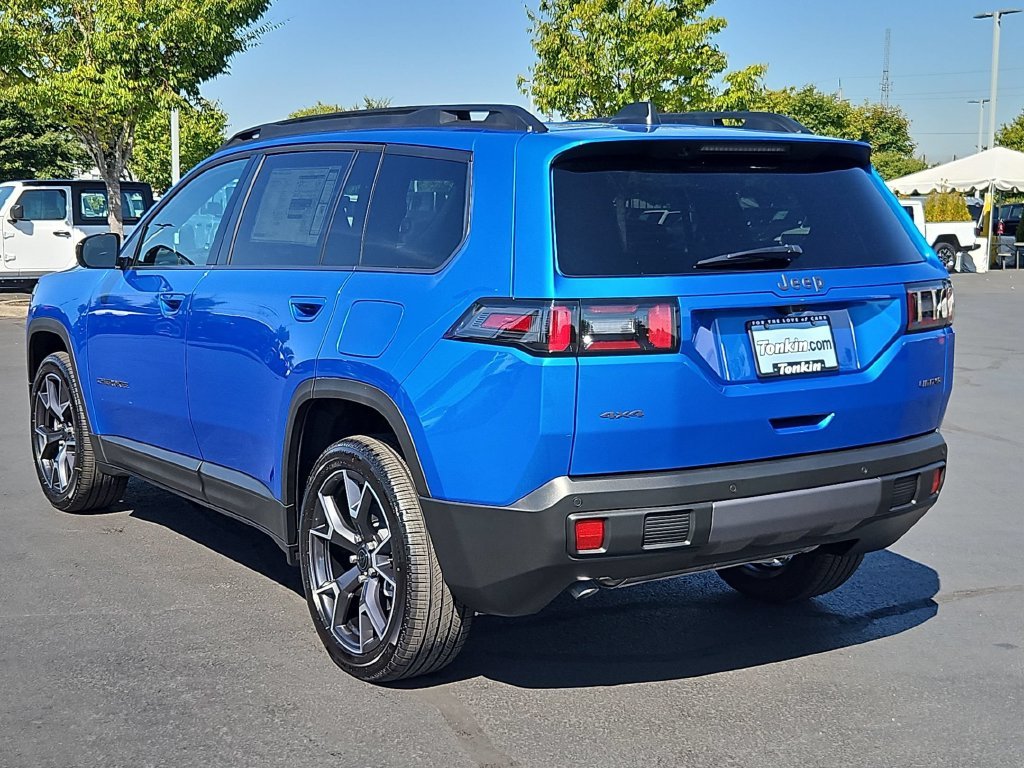 New 2026 Hydro Blue Pearl-Coat Exterior Paint Jeep Limited image 4