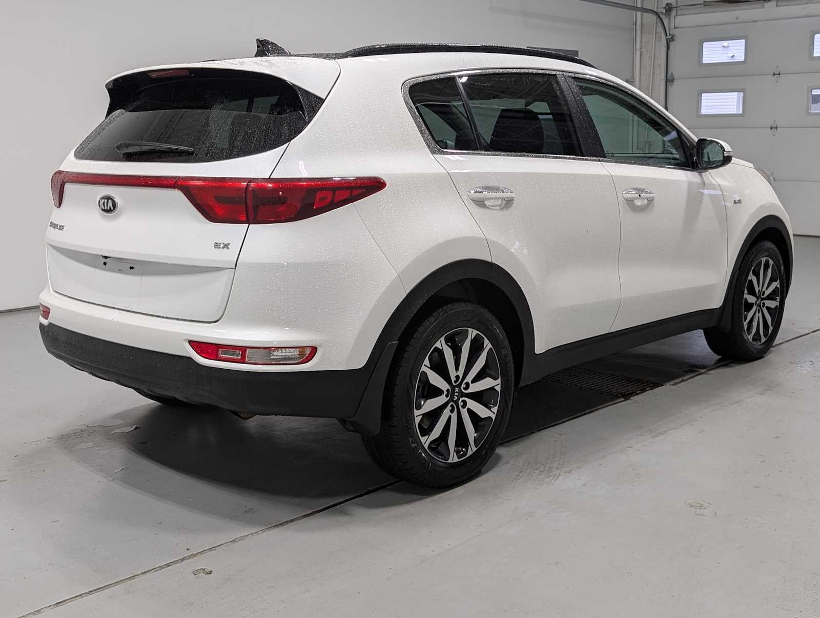 Used 2018 Snow White Pearl Kia EX image 8