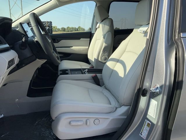 Certified Used 2026 Solar Silver Metallic Honda EX-L image 53