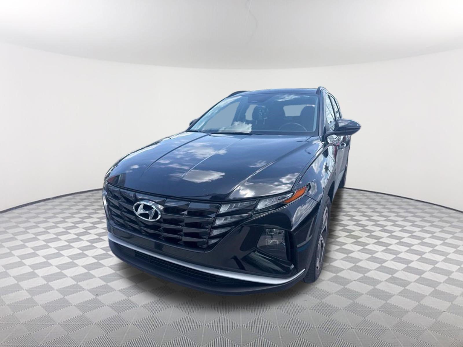 Used 2022 Phantom Black Hyundai SEL image 2