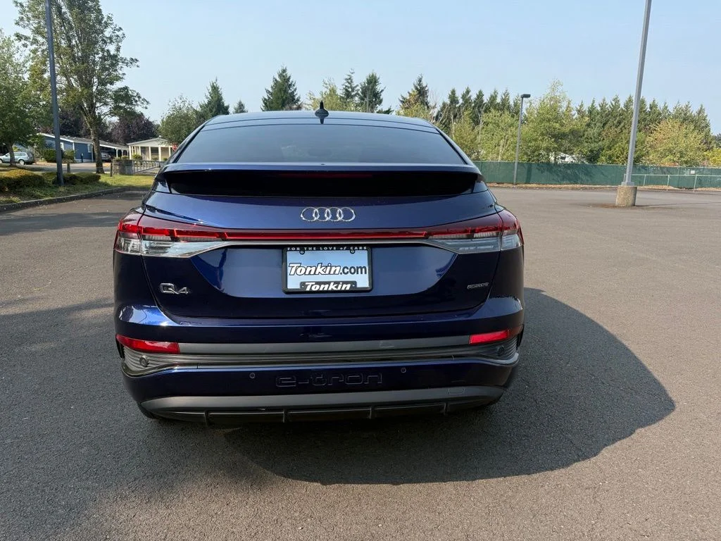 Used 2023 Navarra Blue Metallic Audi Premium image 6