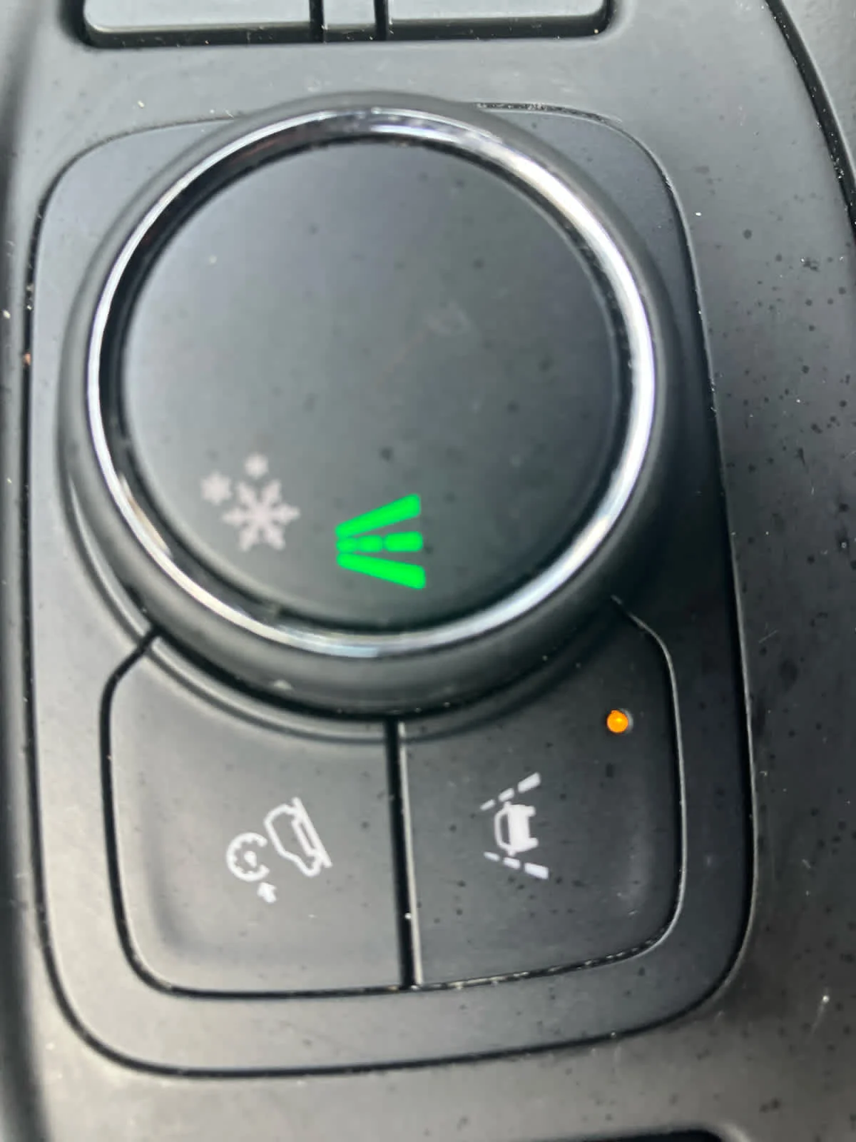 Used 2024 Sterling Metallic GMC SLE image 31