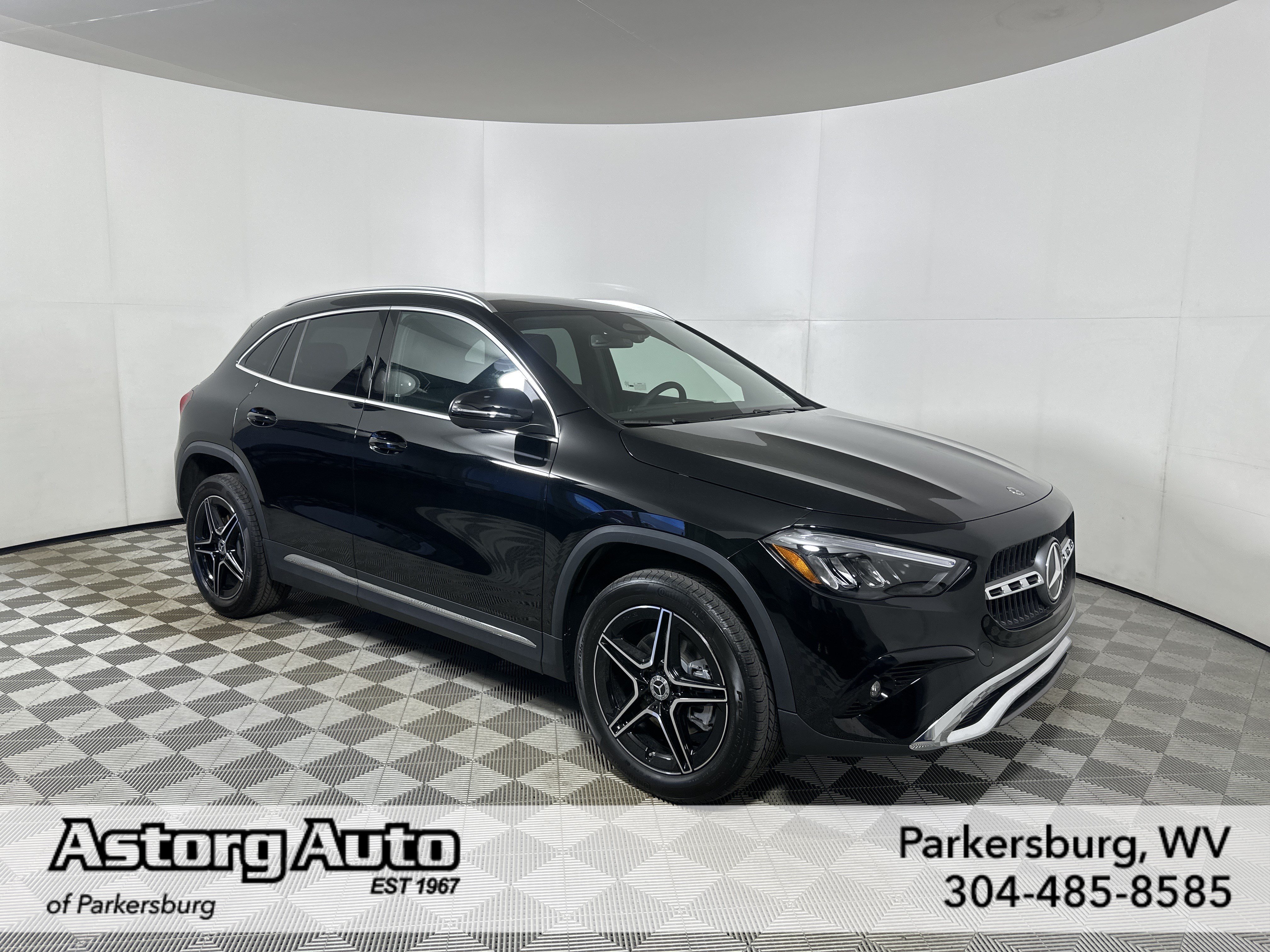 Used 2026 NIGHT BLACK Mercedes-Benz GLA 250 image 1