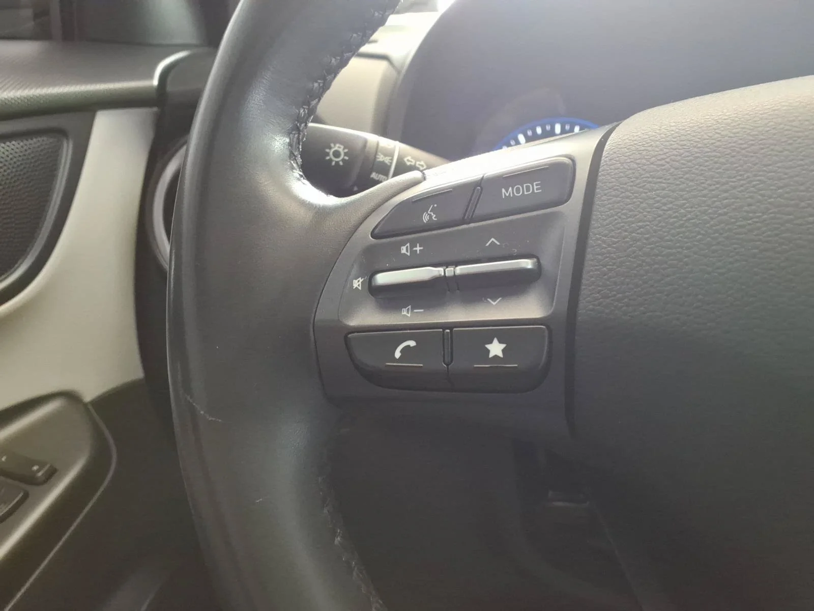 Used 2022 Pulse Red Hyundai SEL image 30