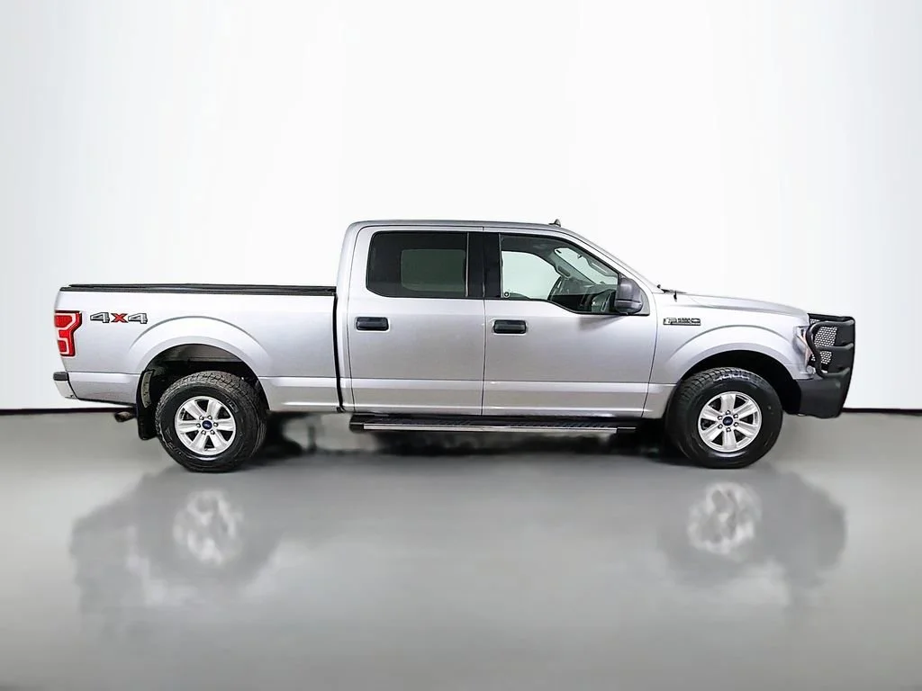 Used 2020  Ford XL image 5
