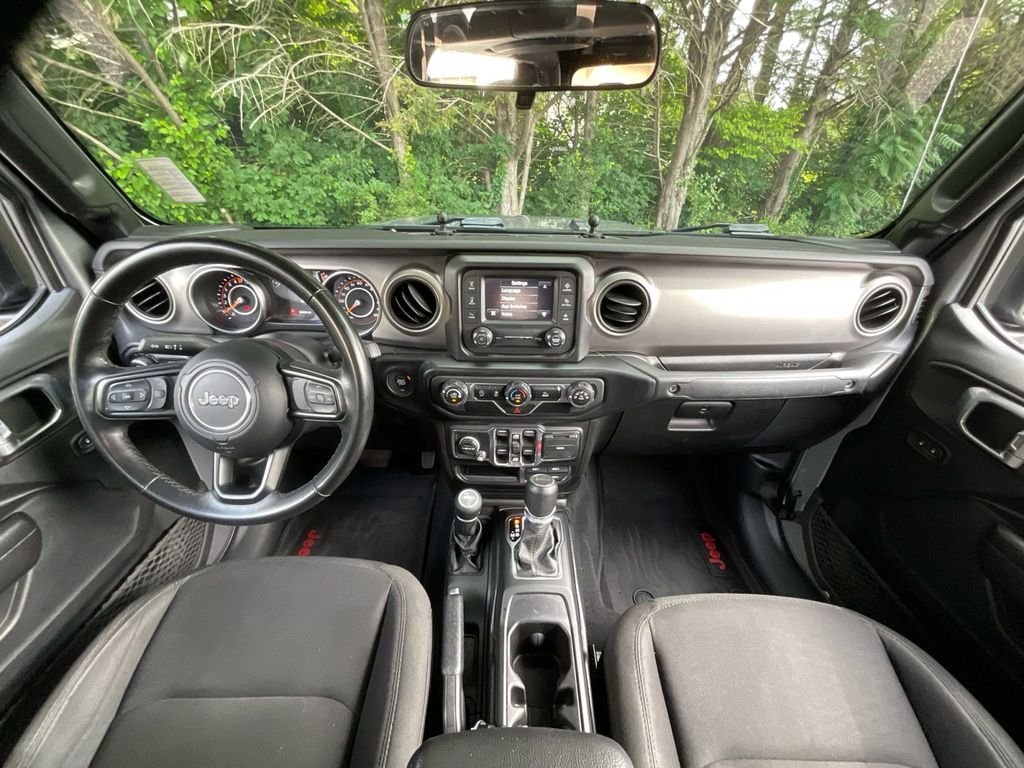 Used 2020 Silver Jeep Sport image 19