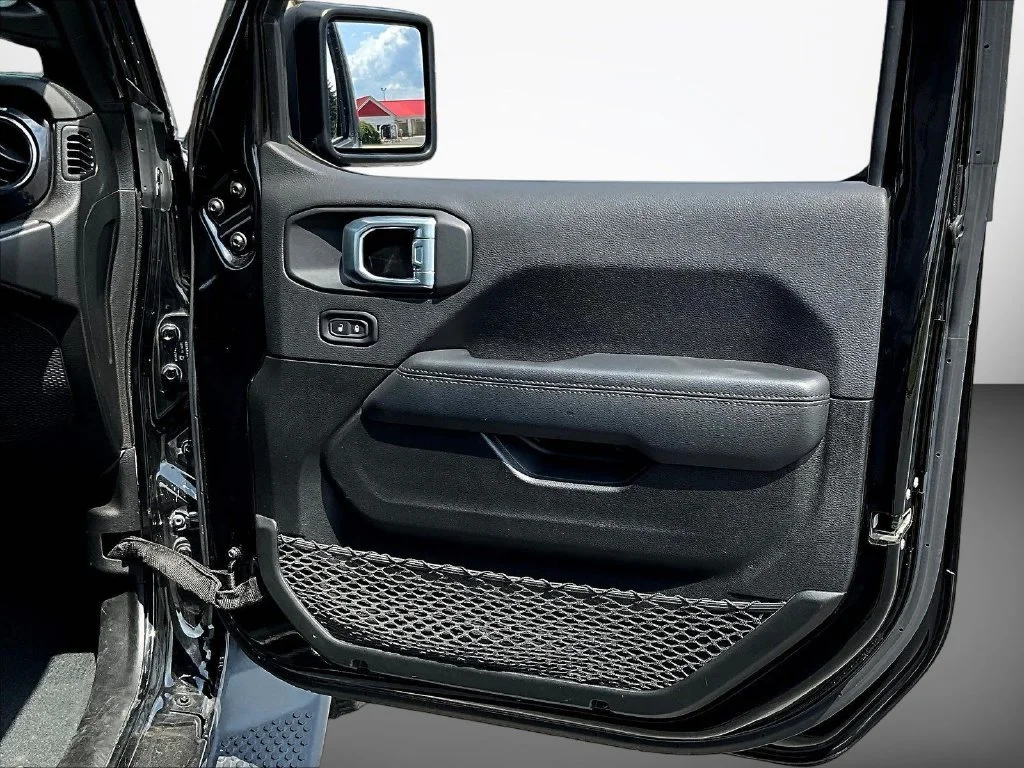 Used 2022 Black Clearcoat Jeep Unlimited Sahara Altitude image 27