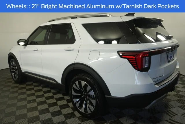 New 2027 Star White Metallic Tri-Coat Ford Platinum™ image 21