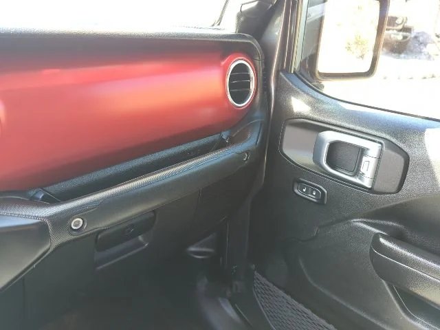Used 2021 Gray Jeep Rubicon image 8