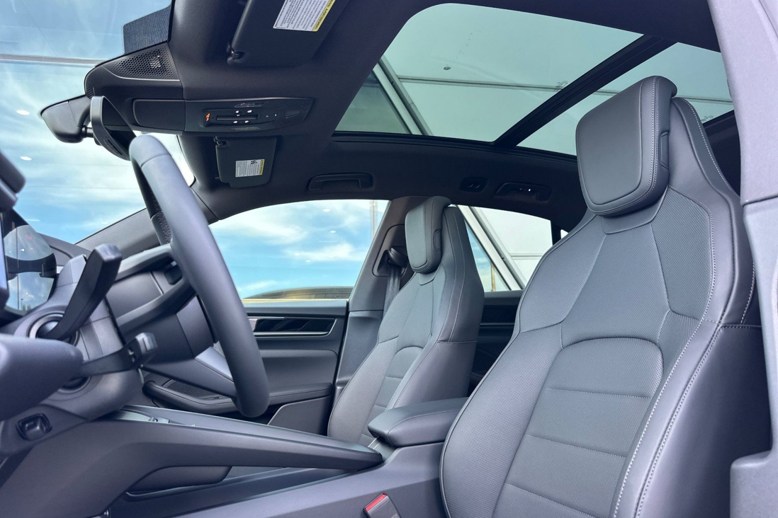 New 2026 Oak Green Metallic Neo Porsche Electric image 5
