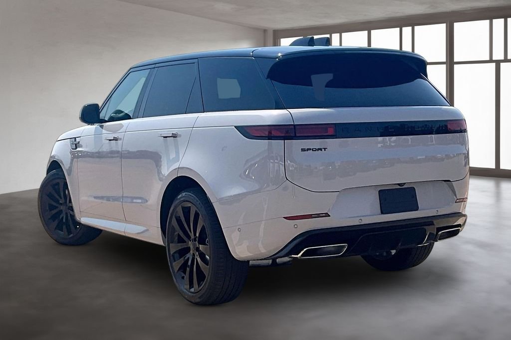 New 2026 Borasco Grey Metallic Land Rover Dynamic SE image 3