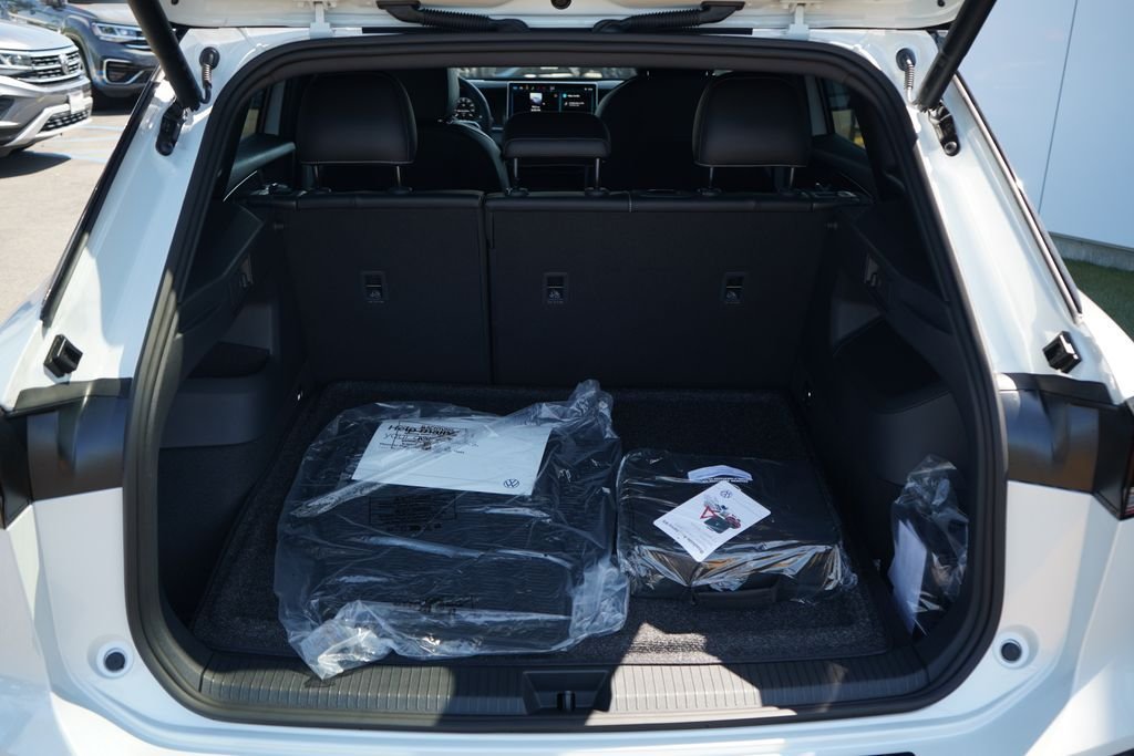 New 2026 White/off-white Volkswagen 2.0T SE R-Line Black image 11