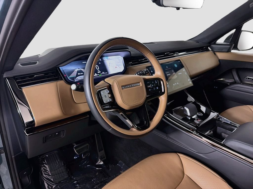 Certified Used 2025 Green Land Rover Dynamic SE image 9